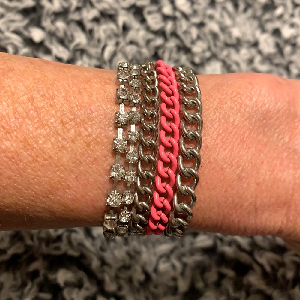 🌸 $3 if bundled Pink & Silver Tone Bracelet with Sparkly Gems